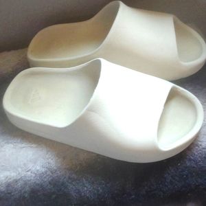 Yeezy slippers
